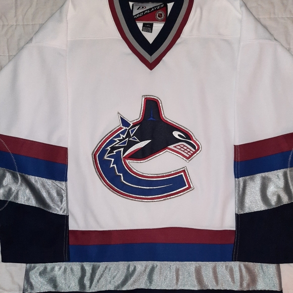 Vintage Canucks Jersey - Picture 1 of 4